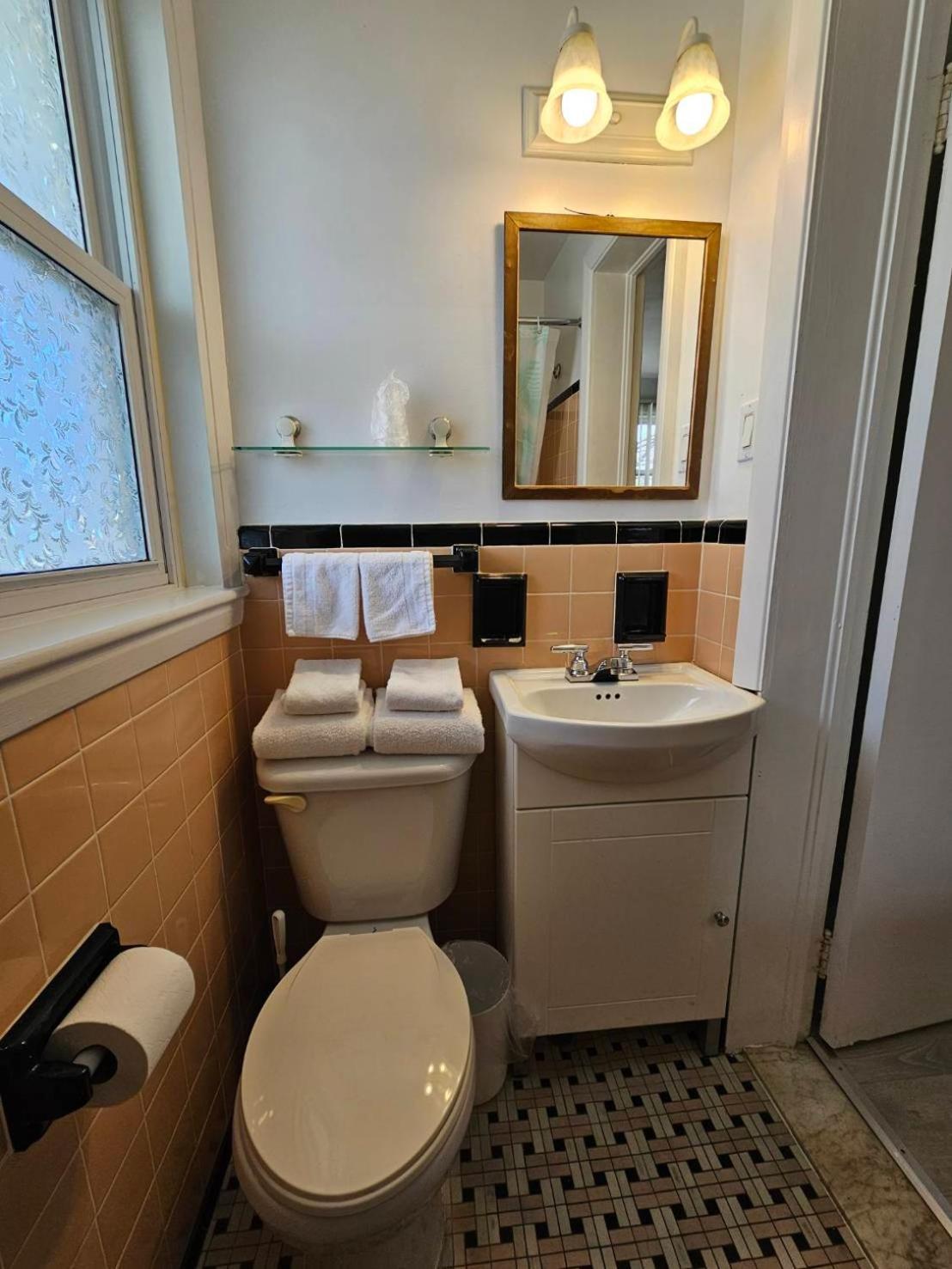 Motel Saint-Hilaire Mont-Saint-Hilaire Dış mekan fotoğraf