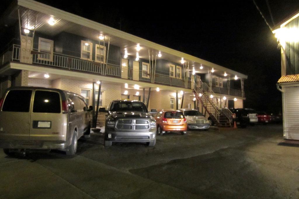 Motel Saint-Hilaire Mont-Saint-Hilaire Dış mekan fotoğraf