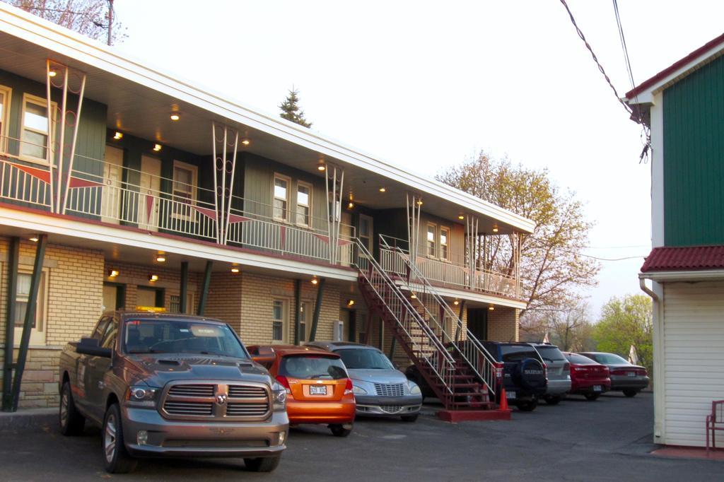 Motel Saint-Hilaire Mont-Saint-Hilaire Dış mekan fotoğraf